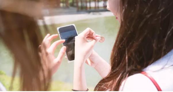 探探推5w/年会员,为「搞黄色」这么拼?