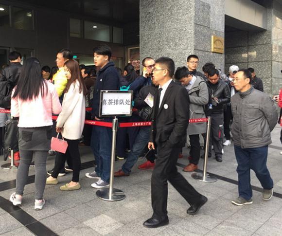 喜茶的自导自演排队营销还能玩多久?