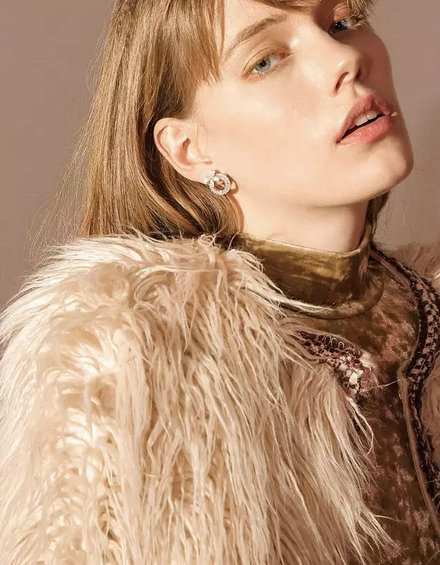 逆袭施华洛世奇,小众低价的她冲到类目第一 1.webp 7 逆袭施华洛世奇,小众低价的她冲到类目第一