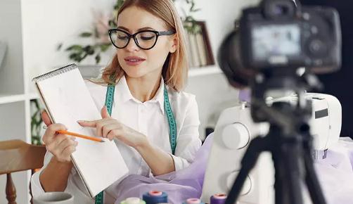 3000万粉丝销售额仅1万,直播带货泡沫,商家血亏。