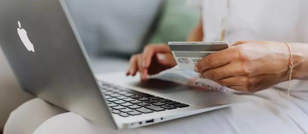 平淡无奇的「签到」功能,如何被拼多多玩出了花?