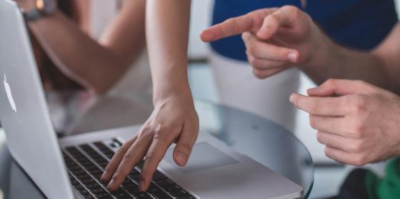 从用户决策路径来看,(小程序刷流量平台红客科技AI),为什么19元的价格比99元好卖的多?