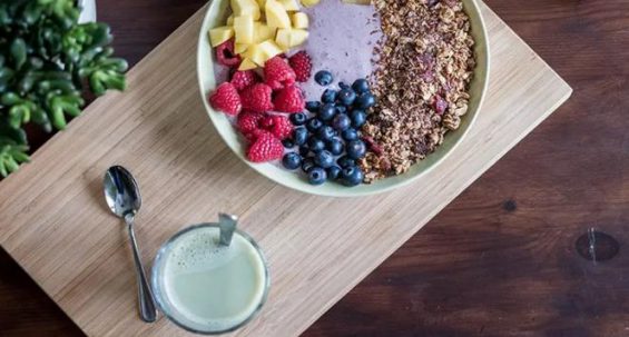 0门槛、月赚10万的“美少女零食铺直播”新玩法,搞起来!