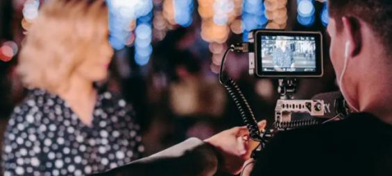 我在雪山直播卖羽绒服,场均30万!